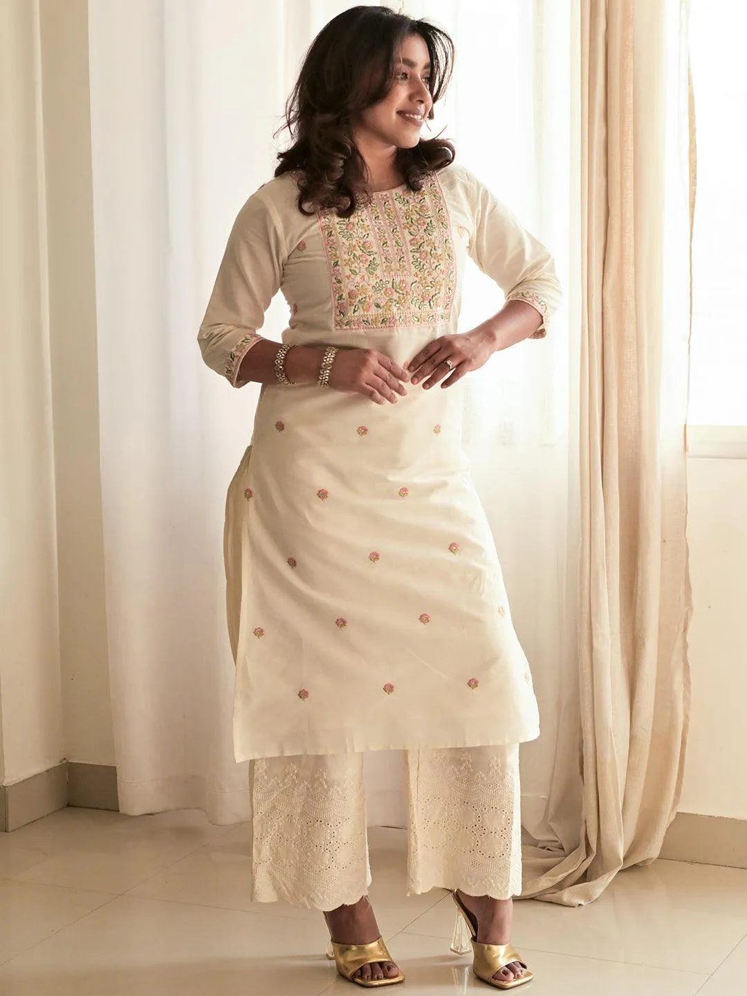 26728.webp Off White Embroidered Cotton Straight Kurta - Image 1
