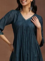 Green Solid Rayon A-line Kurti - Image 5