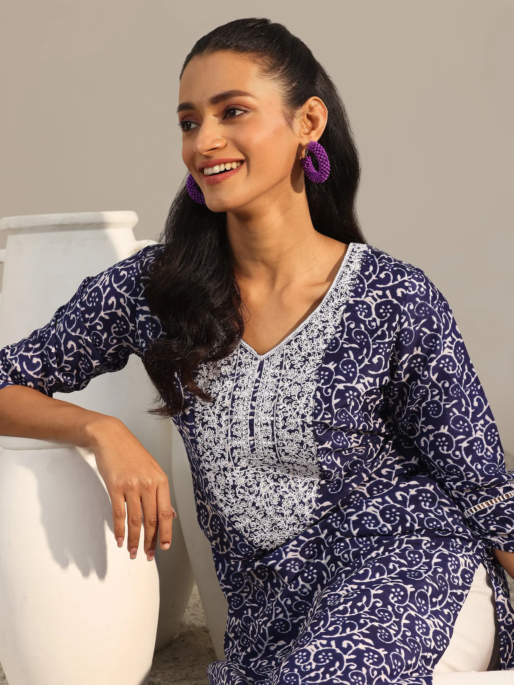 98028O_6Main.webp Indigo Printed Silk Blend Straight Kurta - Image 1
